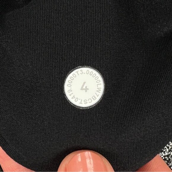 RARE Print! Lululemon Speed Up Short *4" Foil Sz. 4 Wide Leg Lined - Like New! - Picture 10 of 13